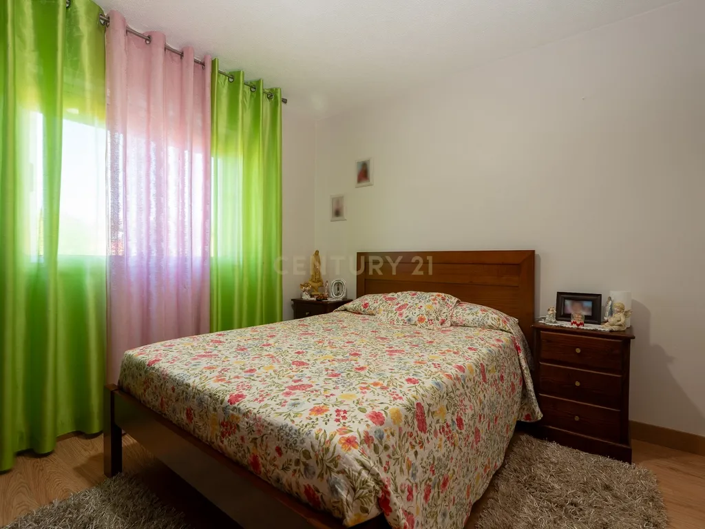 Apartamento de tipologia T2, totalmente renovado, localizado em Santo António dos Cavaleiros – Loures. - Image 18