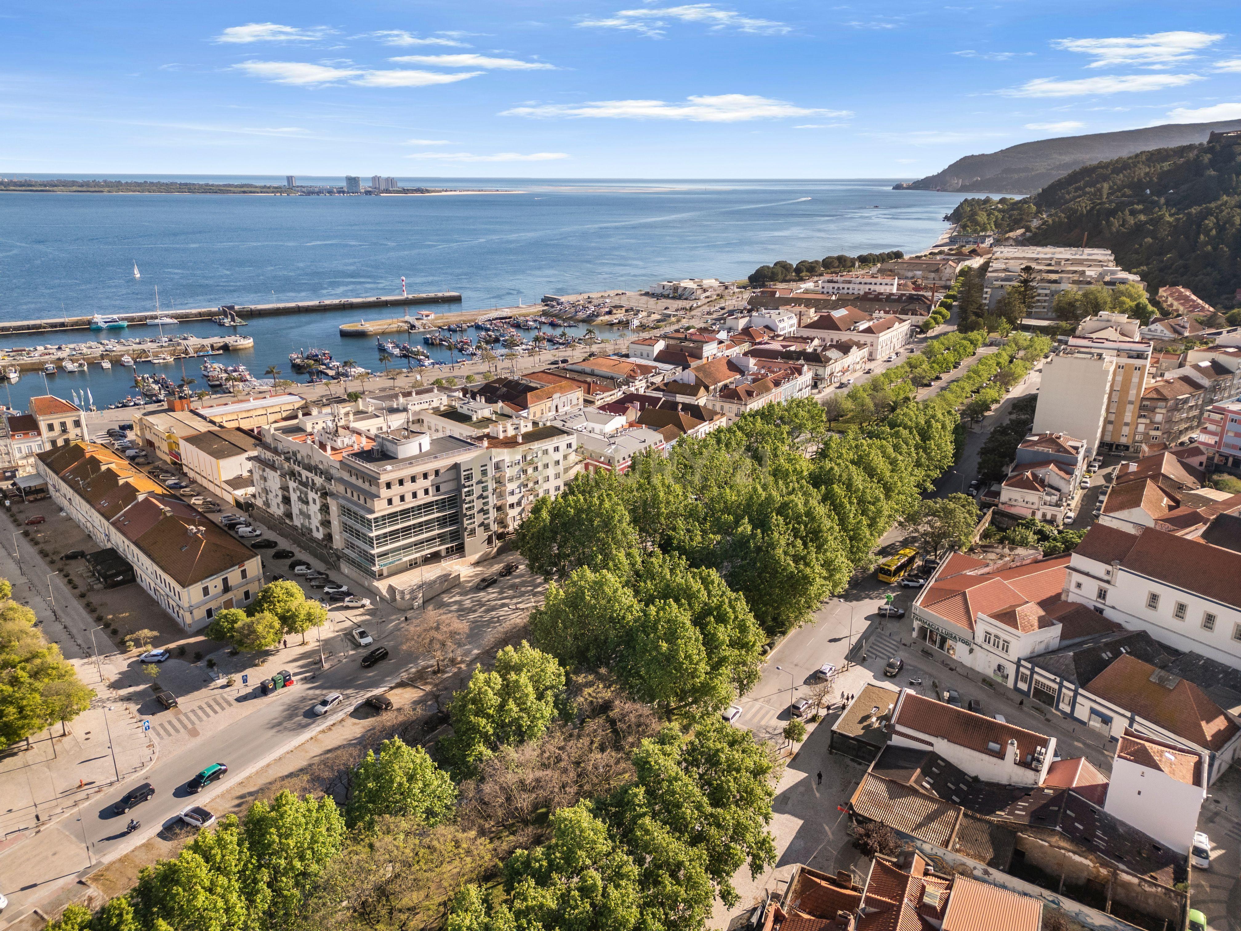 Fotografia 3 de Prédio Totalmente Renovado com 2 apartamentos T1 e espaço exterior no coração da cidade | Travessa das Viçosas (ao lado da Av. Luísa Tody), Setúbal