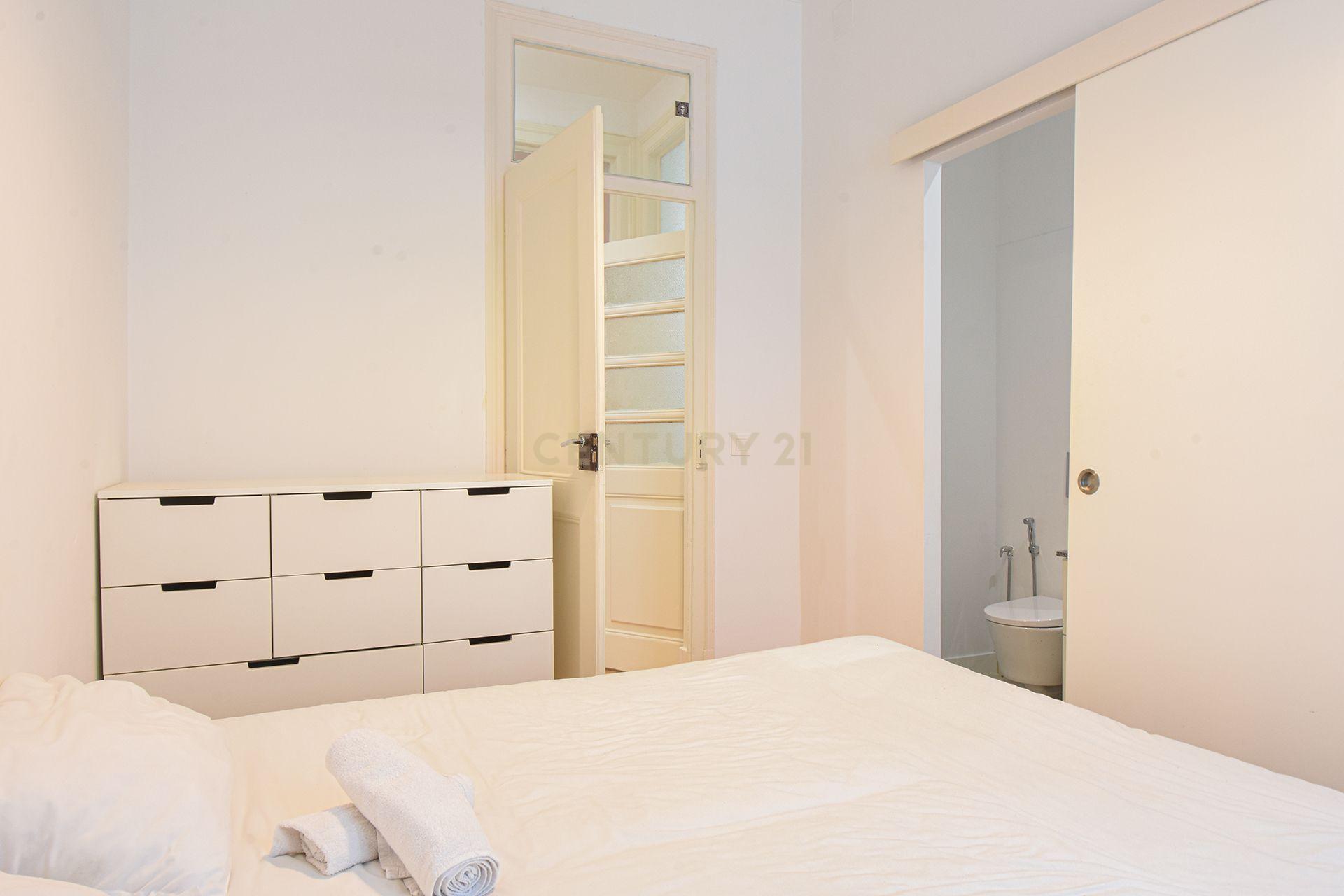 Apartamento T3 renovado com Licença AL - Lisboa - Image 31