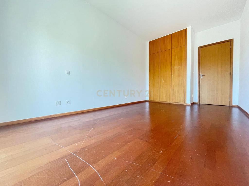 T3 no Empreendimento da Quinta da Seara - Image 17