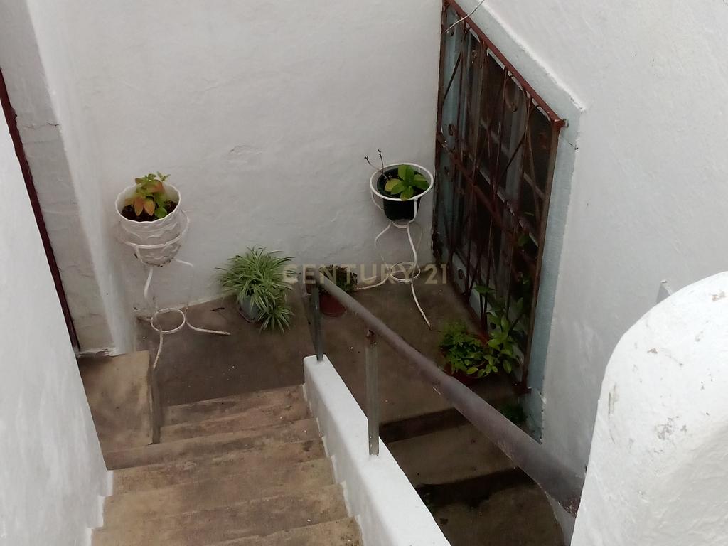 Prédio tradicional com 3 pisos junto Zona Ribeirinha de Alcácer do Sal - Image 10