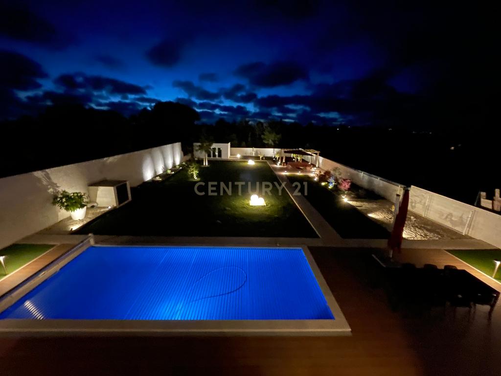 Moradia ultramoderna com 3 quartos: Vida sustentável na Costa da Prata - Image 12