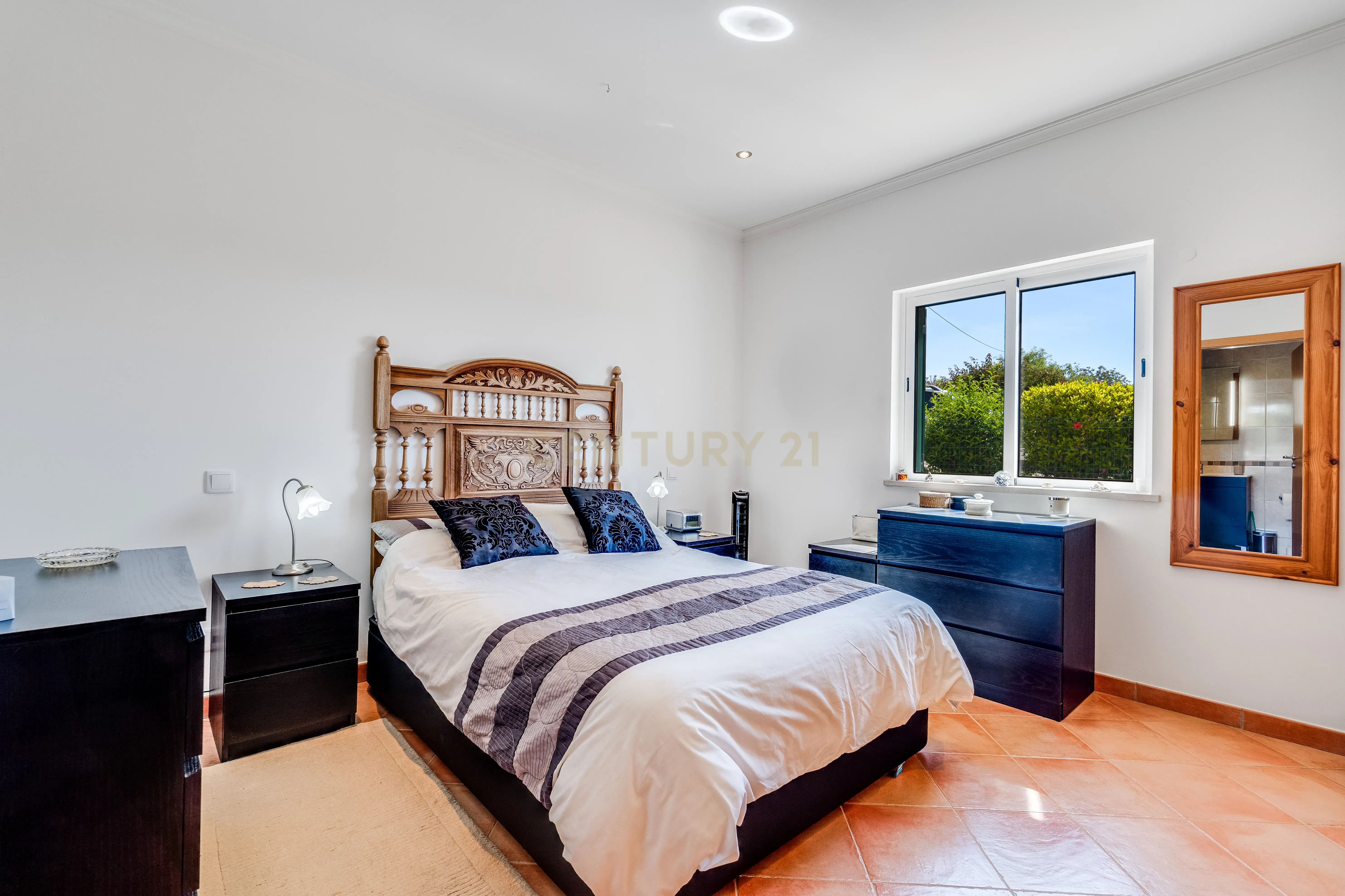 Fotografia 9 de Moradia isolada T2, com piscina, jardim, estacionamento e vista panorâmica