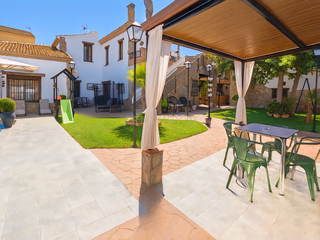 Complexo turístico em Arriate com 3 apartamentos acessíveis, jardim, piscina acessível e licença — elevada rentabilidade garantida - Image 6