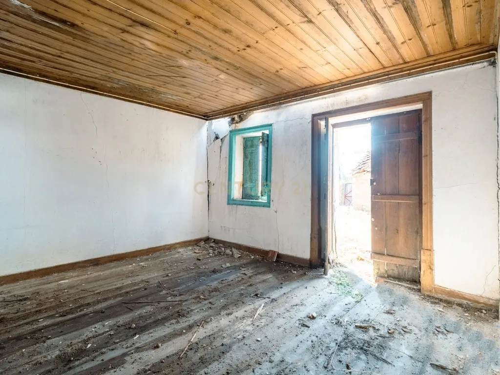 Moradia T7 com Enorme Potencial em Lote Total de 5.611 m² - Image 21