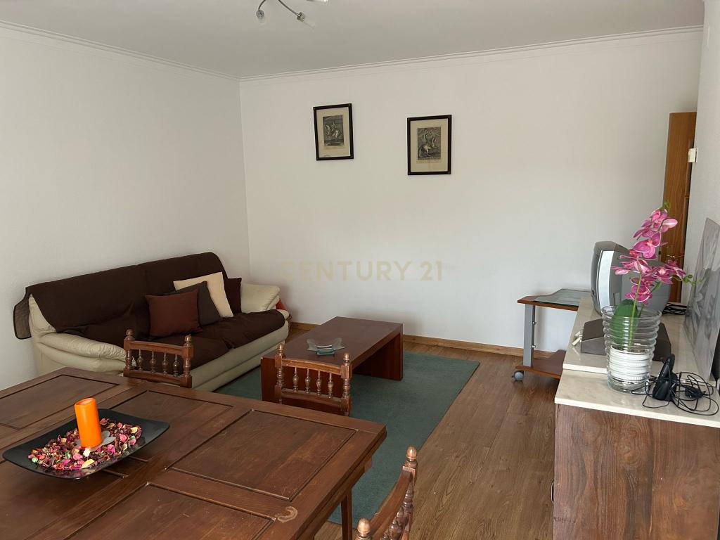 Excelente apartamento T2 para  arrendamento  - Image 5