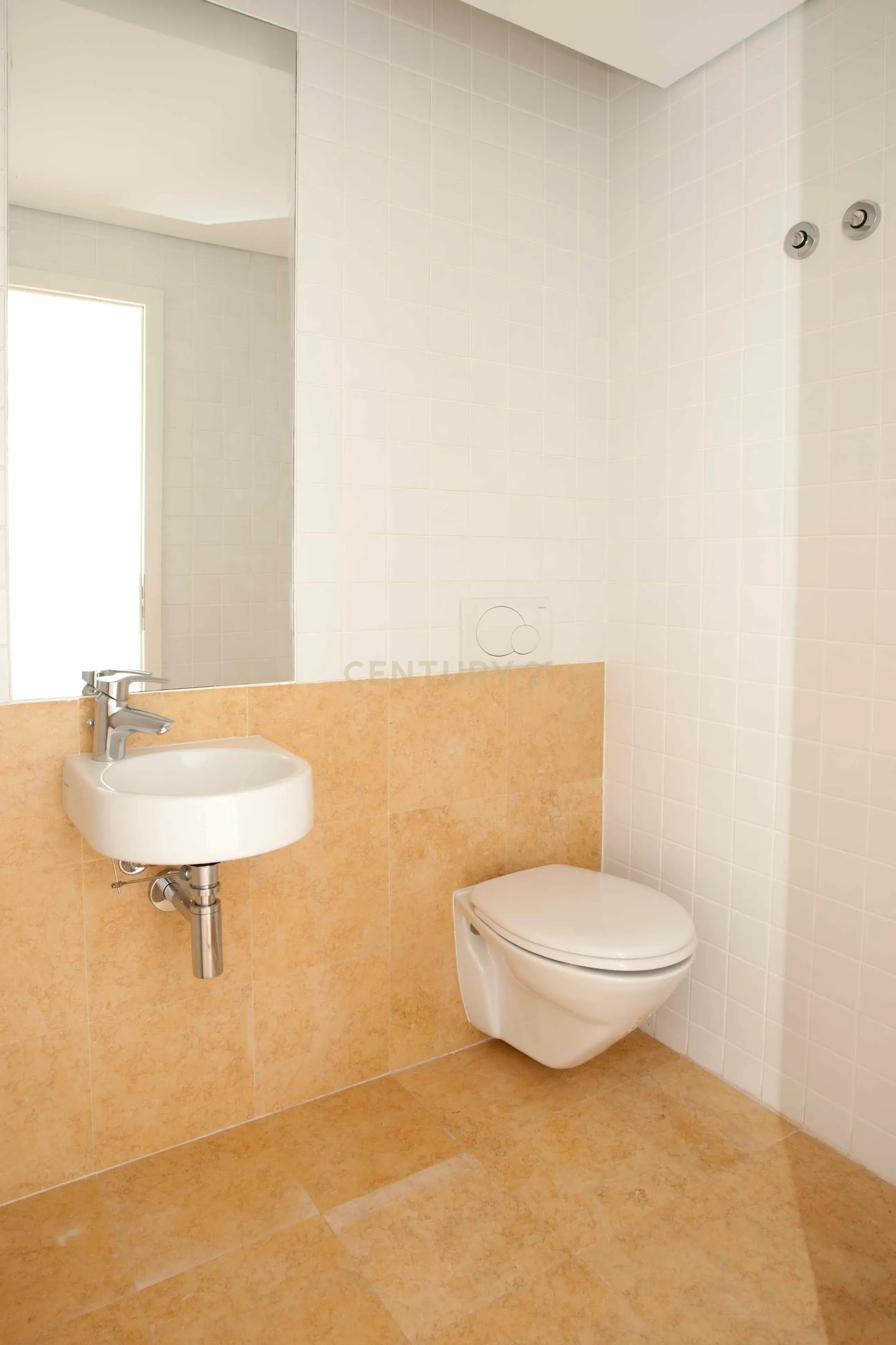 Apartamento T2 com Vista para o Mar em Lisboa - 1600€ - Image 18