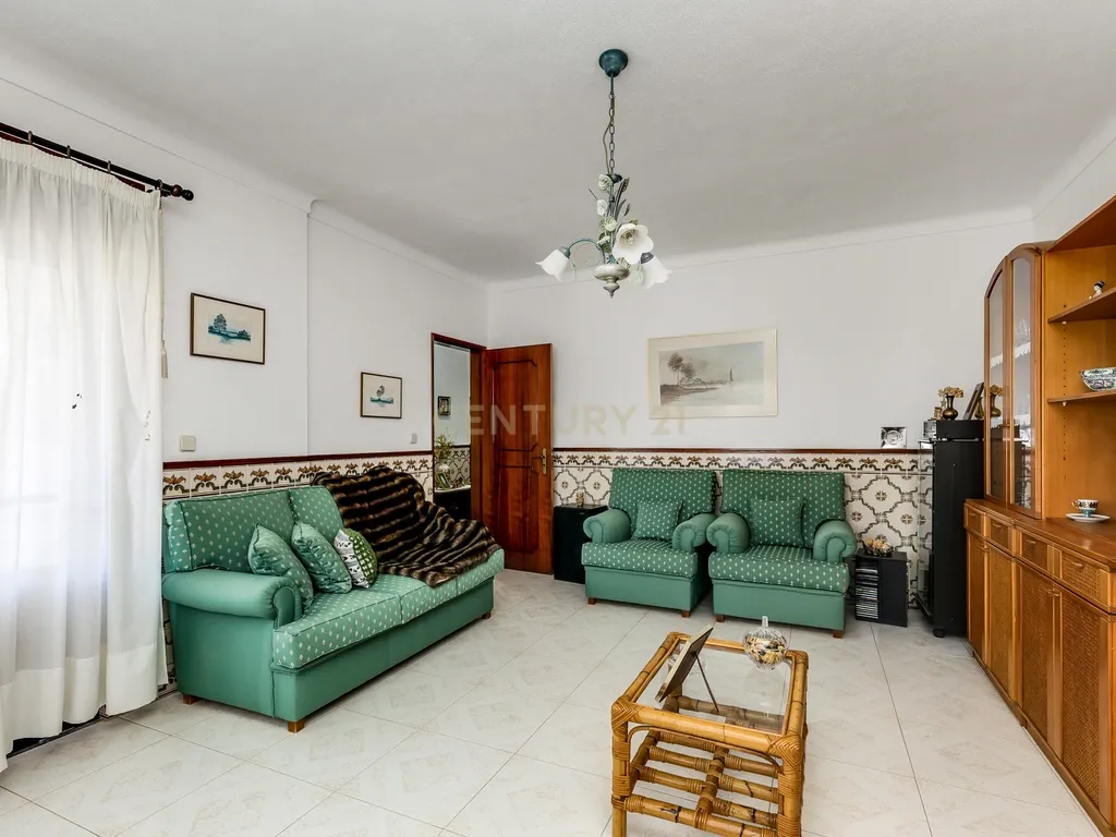 Moradia T8 de 288 m² no Centro de Montargil – Junto à Barragem - Image 22