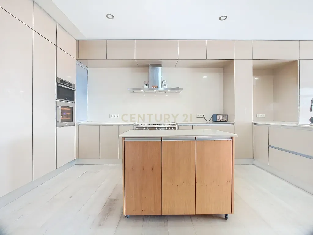 Moradia T4 com Vista Mar | Ajuda da Bretanha | São Miguel - Image 13