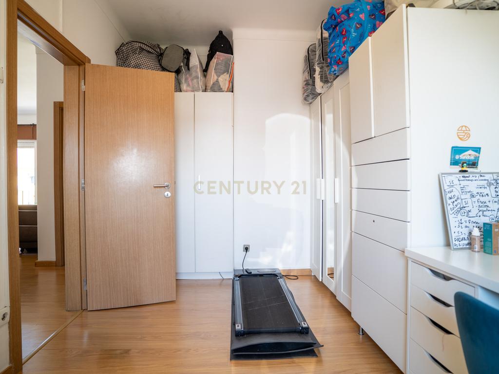 T2 com aproveitamento do sótão e logradouro em Alvalade | Excelente localização | 1.400 €/mês - Image 37
