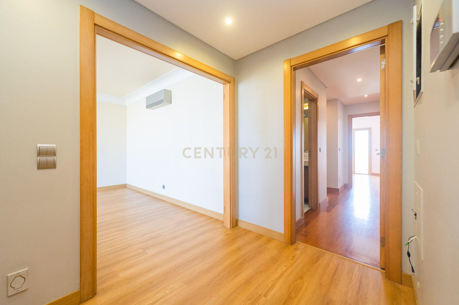 Fotografia 7 de Apartamento T3 Duplex em São Domingos de Rana, Cascais