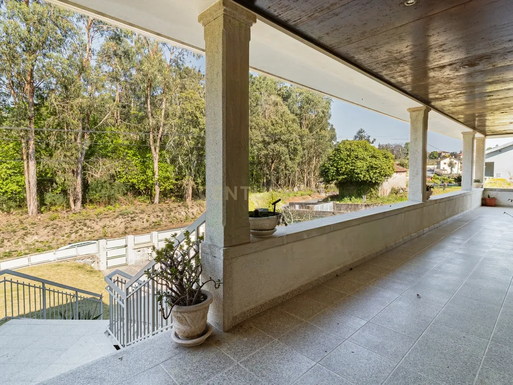 Moradia T4 Independente com Piscina, em Fiscal Amares - Image 8