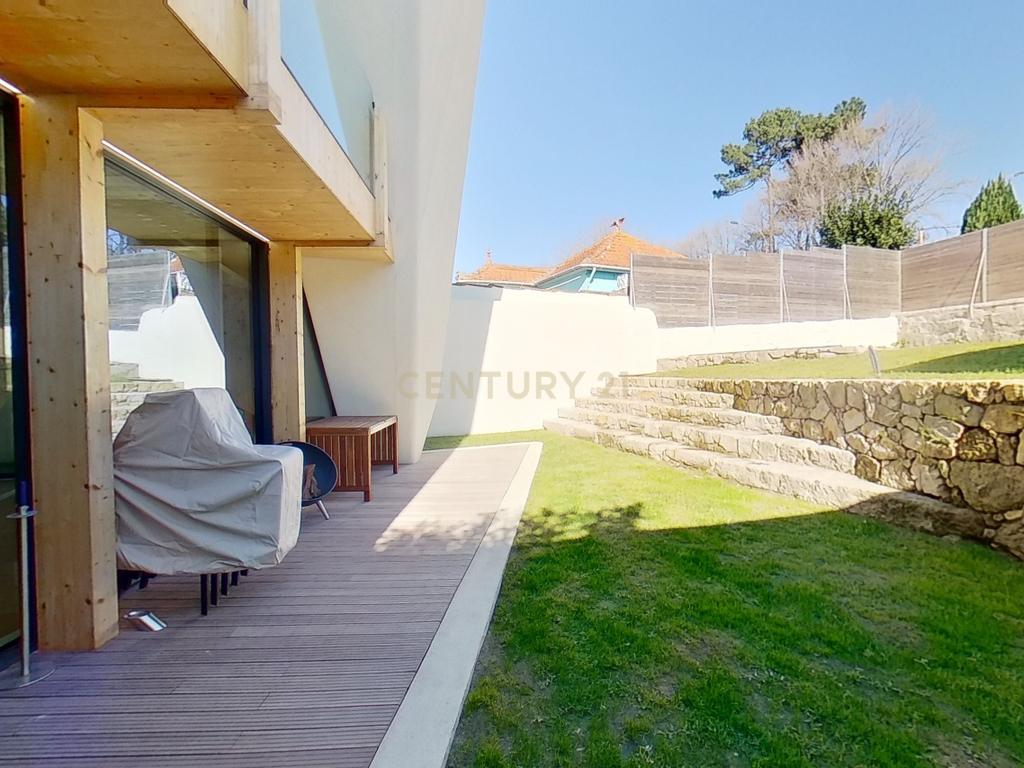Moradia T4+1, de 4 frentes, Arrábida, Porto - Image 7