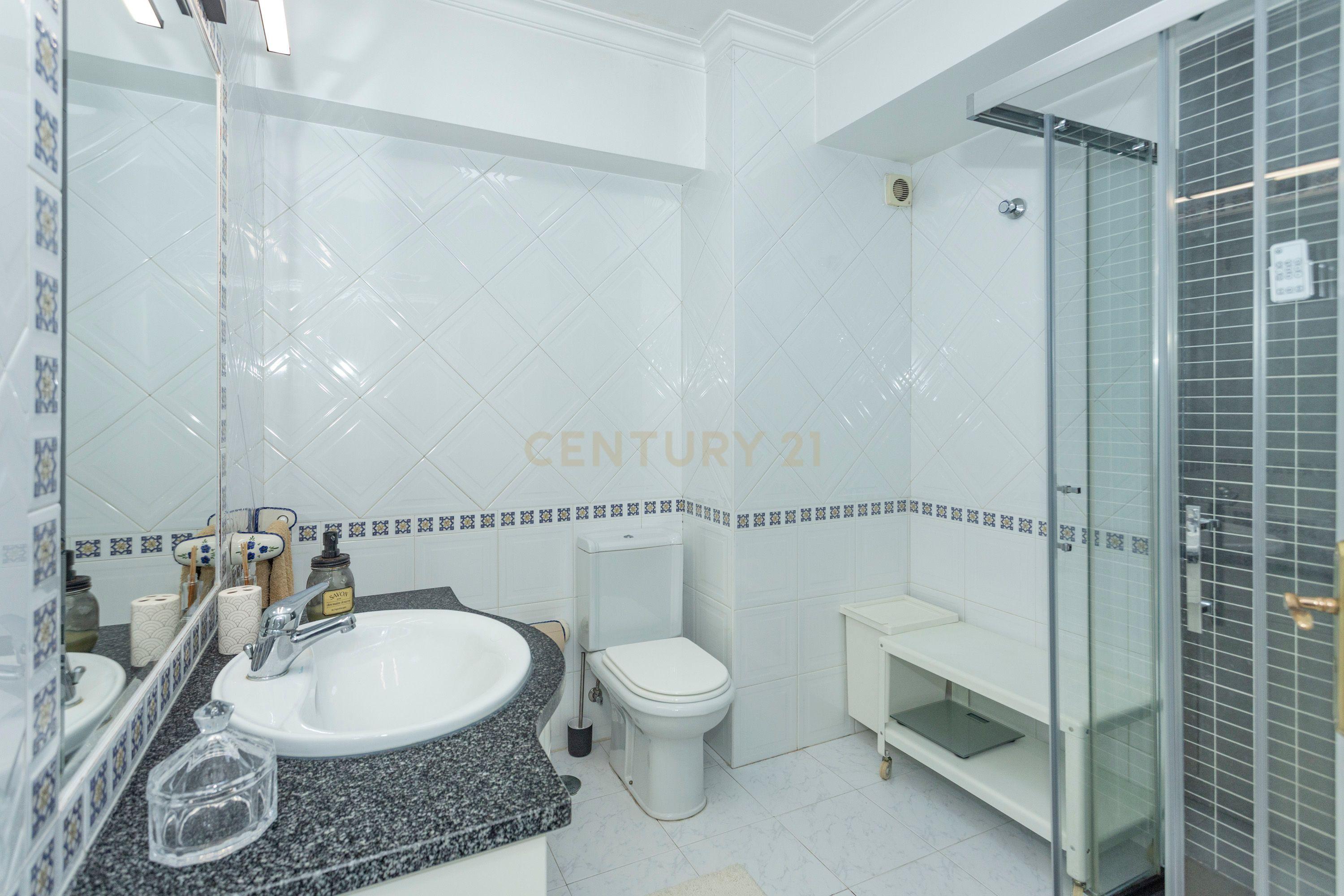 Apartamento T3 c/ Box - Centro de Torres Vedras - Image 20