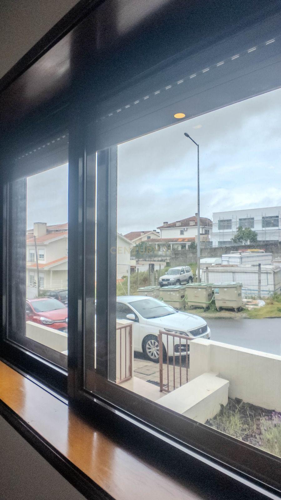 Apartamento T3 em Gondomar com luz natural e boa localização - Image 27