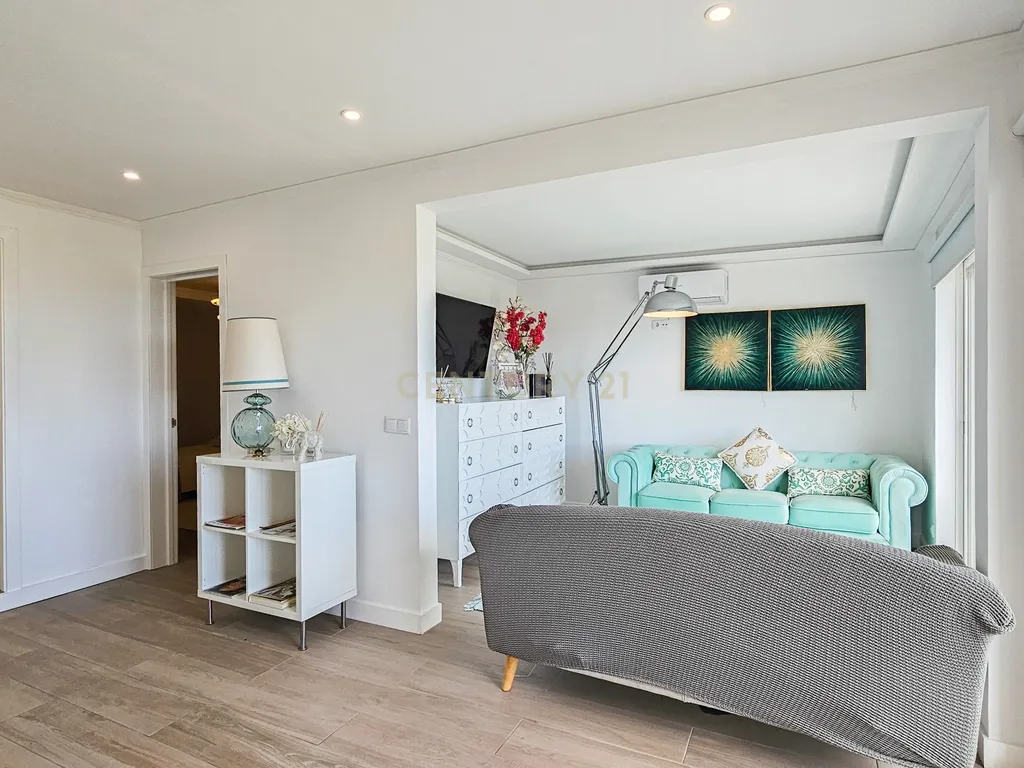 Apartamento T2 | Renovado | Varanda | Vista Mar | Albufeira - Image 6