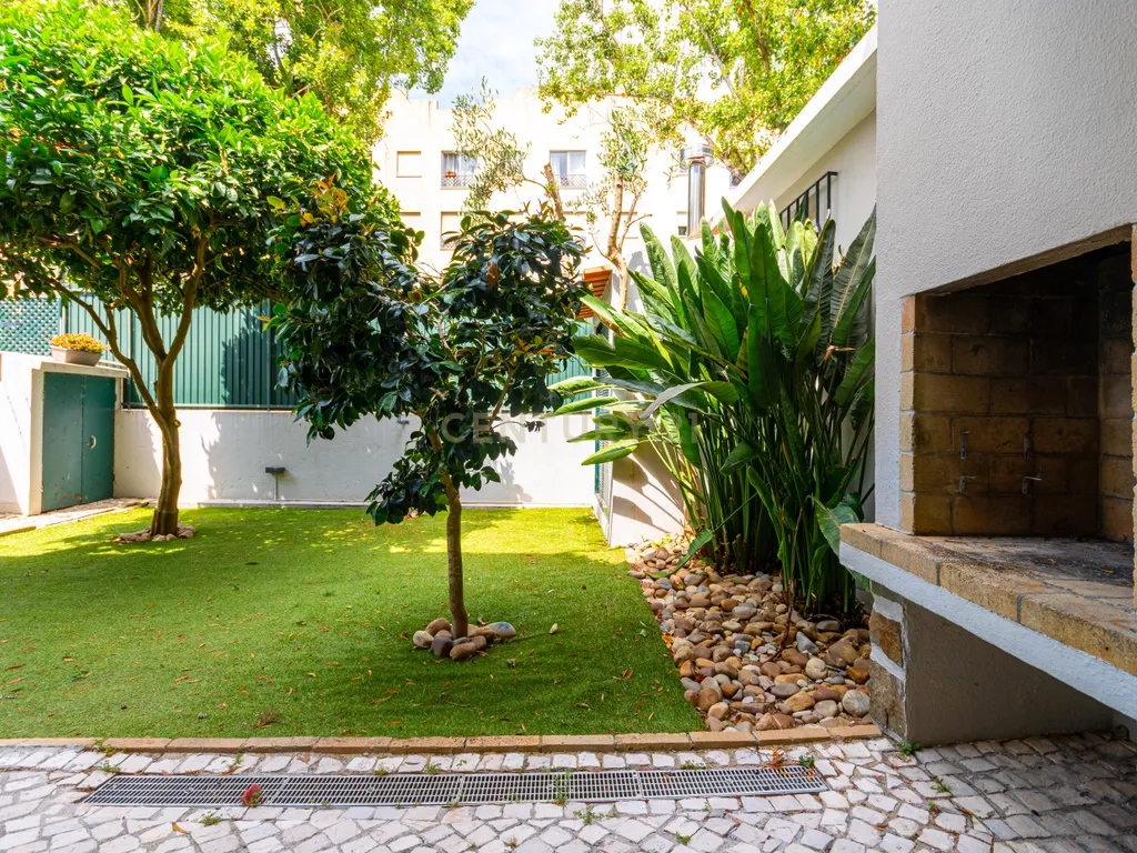 Moradia Unifamiliar T5 em Carcavelos - Image 45
