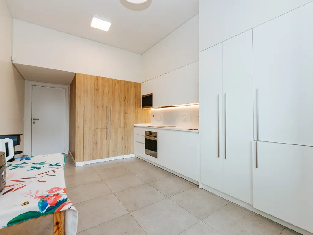 Apartamento T4 no VALRIO, Olivais - Image 8