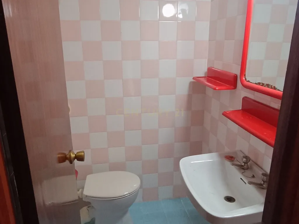 Apartamento em Madrid com 3 Quartos e Vista para a Cidade - Image 16