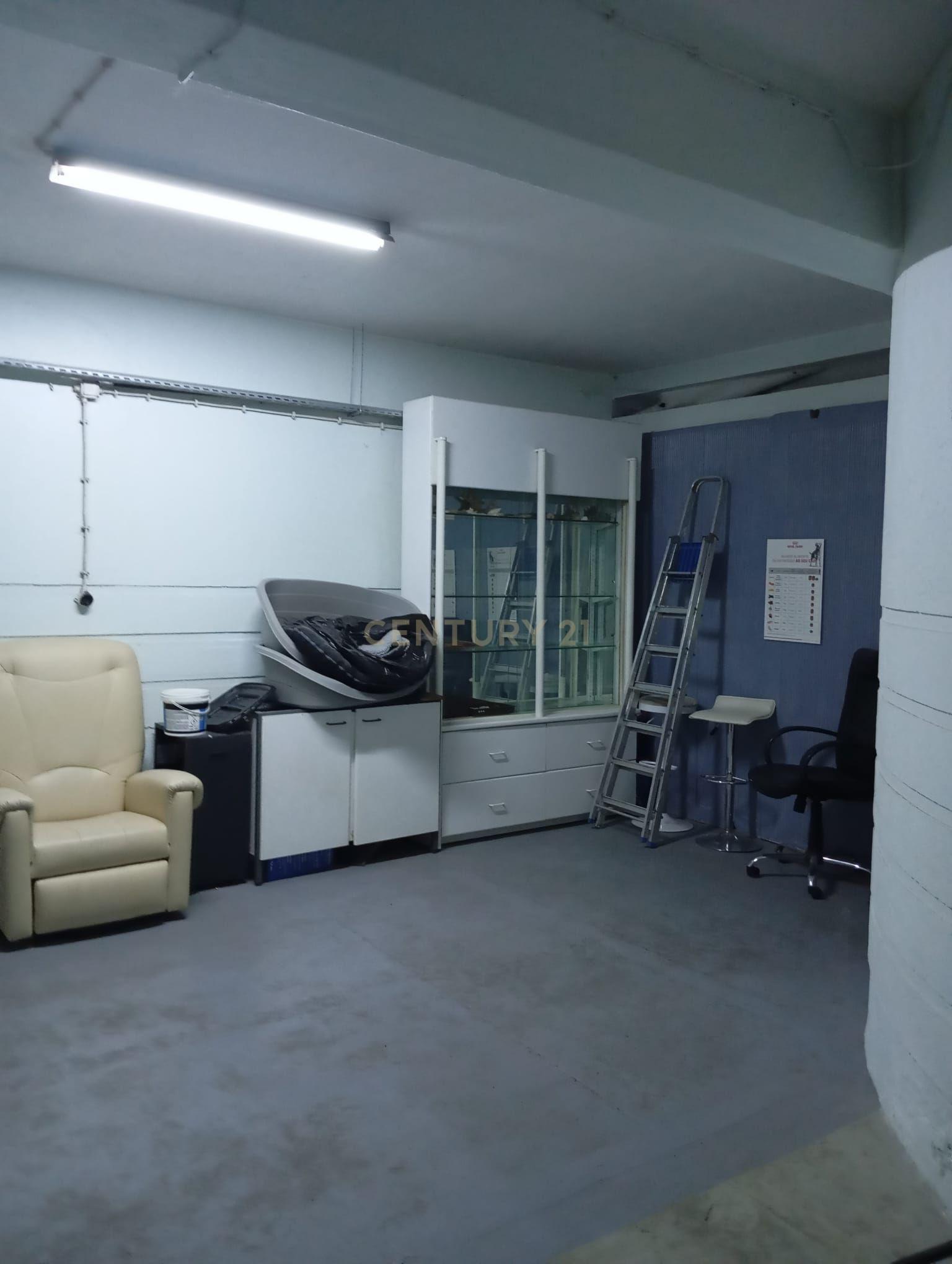 Fotografia 11 de Vende-se Espaço Comercial + Garagem com 10 Lugares