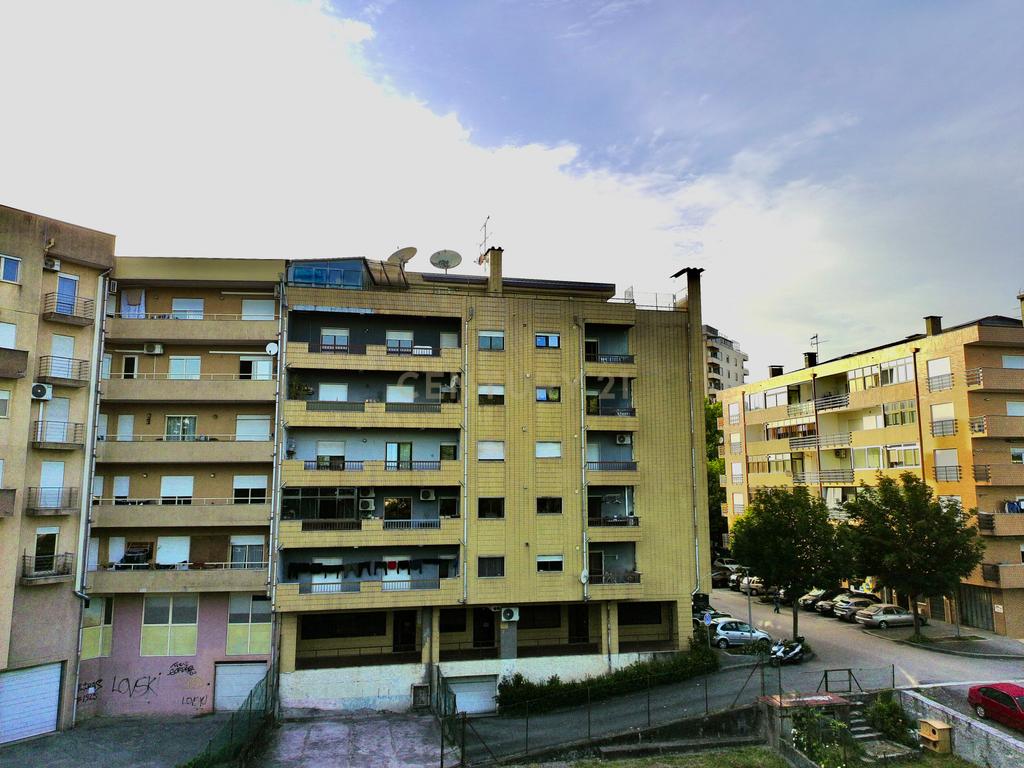 (PENDENTE) Apartamento T3 centro Povoa de Lanhoso - Image 2