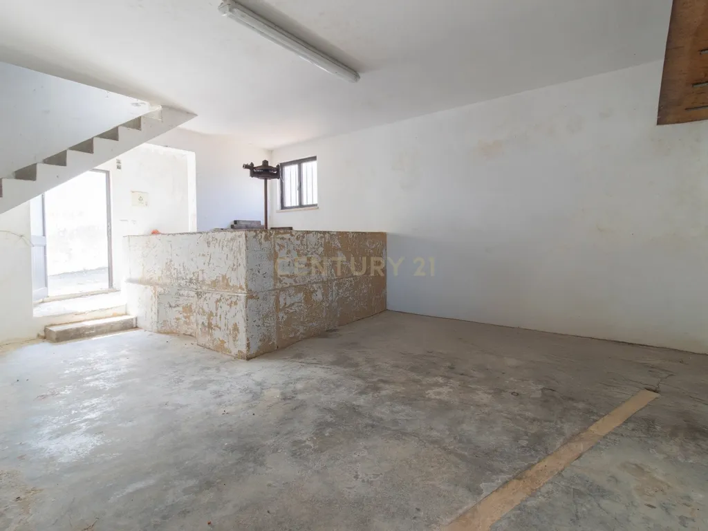 MORADIA EXCLUSIVA EM ALCOBAÇA – CONFORTO, ESPAÇO E POTENCIAL DE INVESTIMENTO! - Image 39