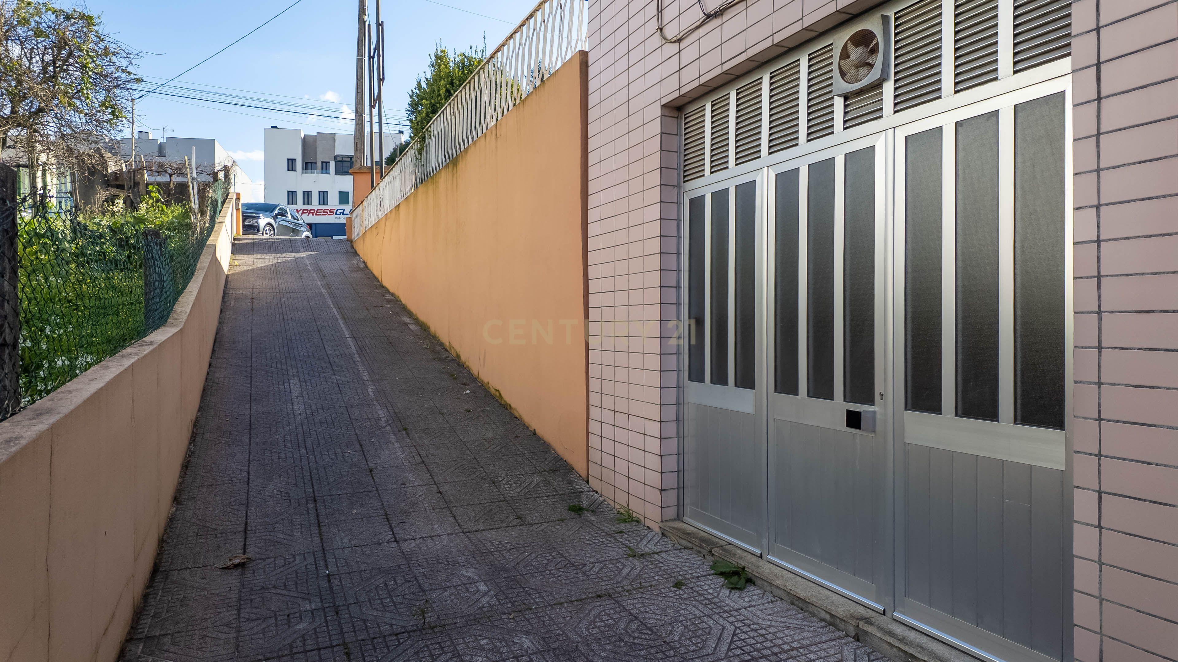 Armazém Usado em Gondomar - Localização Privilegiada - Image 10