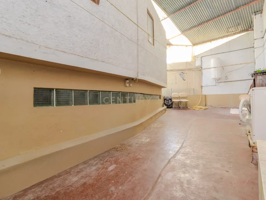 Moradia T3 + T1 + Espaço Comercial – Oportunidade Única no Centro da Vieira de Leiria - Image 38