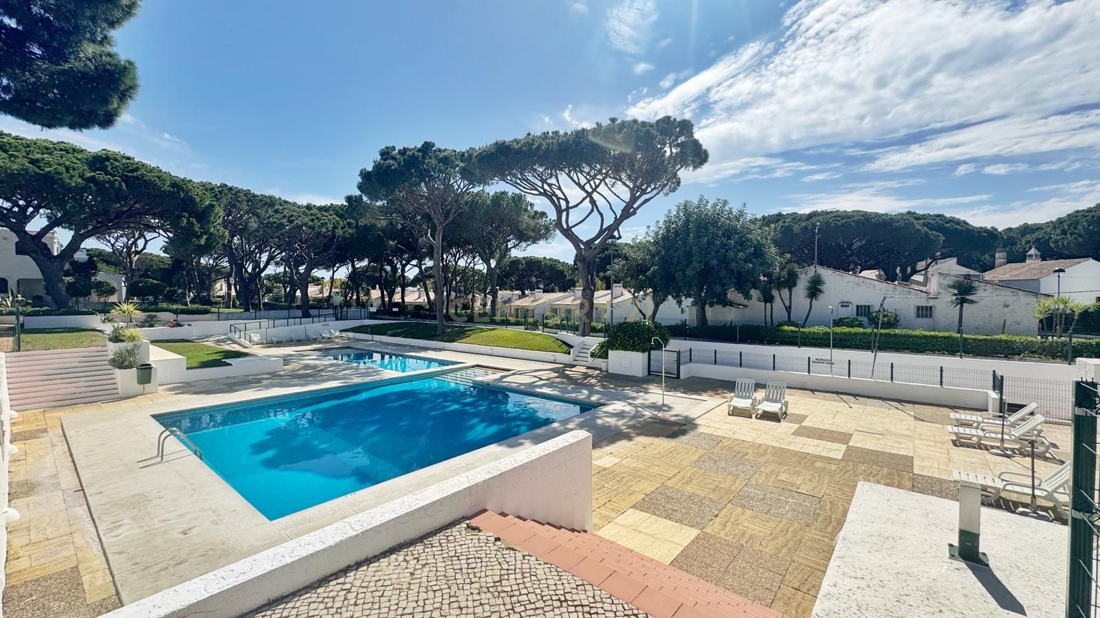 Fotografia 11 de Apartamento T0 com Piscina no Condominio Aldeia das Açoteias, 2 KM da Praia da Falésia – Ideal para Férias e Investimento