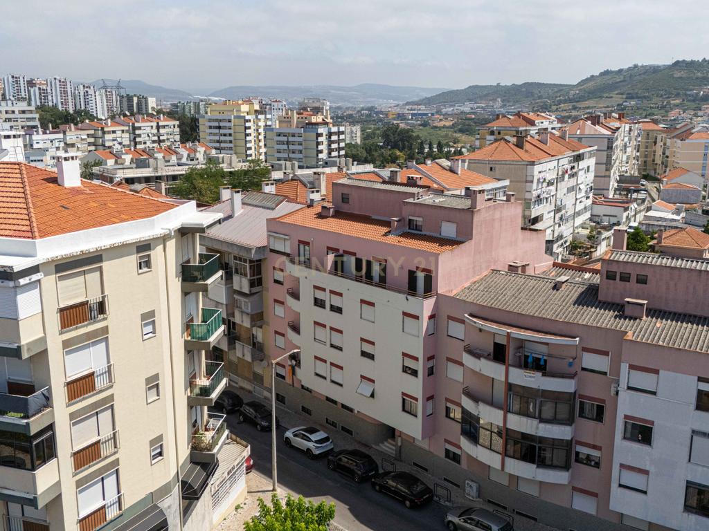 T1+1 com Terraço Privativo e Estacionamento | Póvoa de Santo Adrião - Image 22