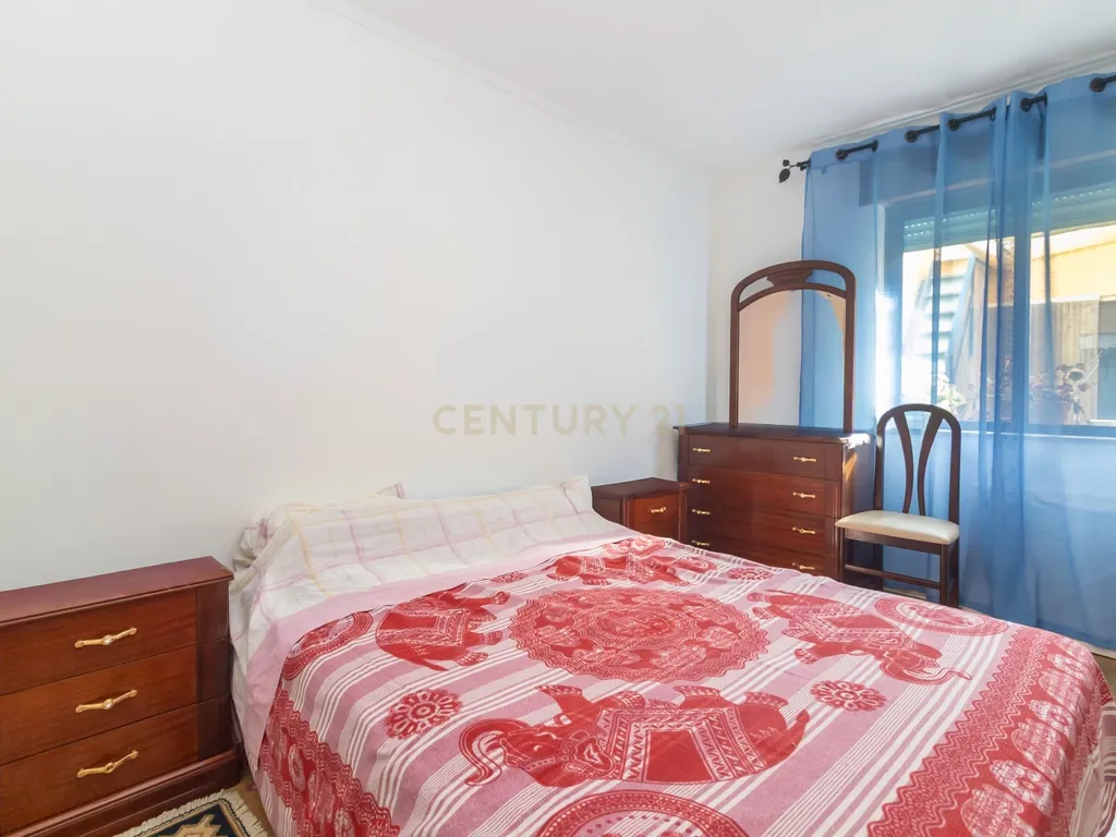 Moradia em Banda de 5 assoalhadas na Banática - Image 16