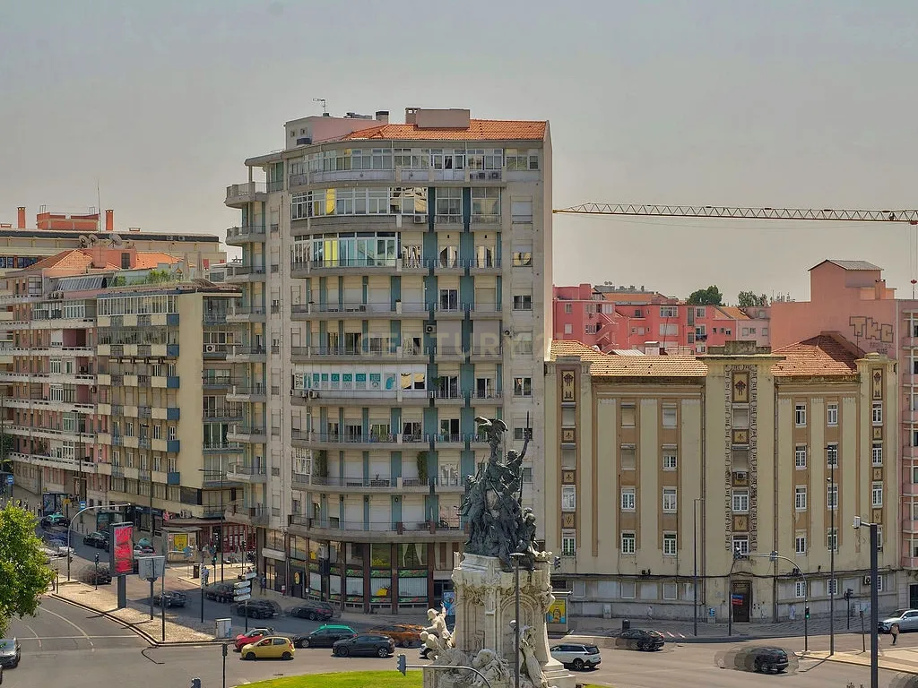 Apartamento Moderno em Campo Grande, Lisboa - 4 Quartos e Vista Panorâmica - Image 4