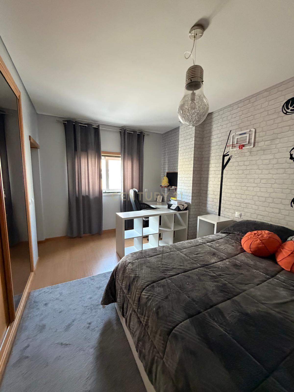 Fotografia 10 de Apartamento T3 na Charneca, Pombal – Totalmente Mobilado e Pronto a Habitar