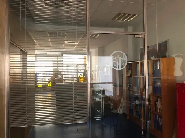💎 Loja à Venda junto ao Parque de Cánovas | Espaço Versátil no Coração de Cáceres - Image 11