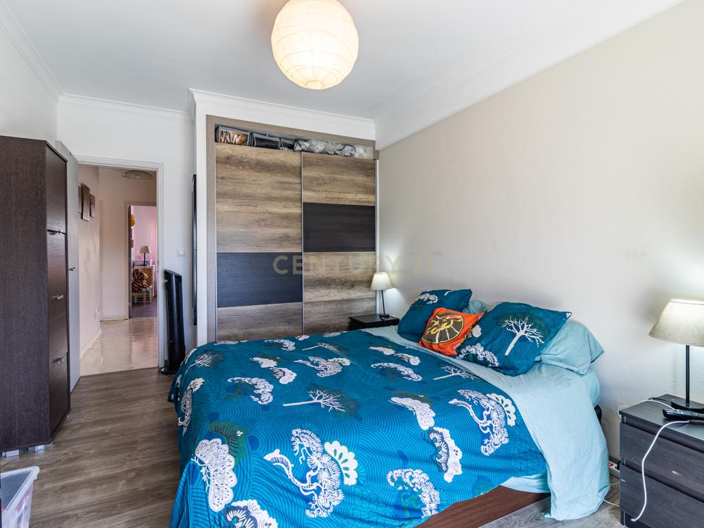 Apartamento T3 Espaçoso e Luminoso em Zona Tranquila de Sesimbra - Image 25
