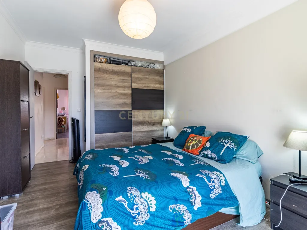 Apartamento T3 Espaçoso e Luminoso em Zona Tranquila de Sesimbra - Image 25