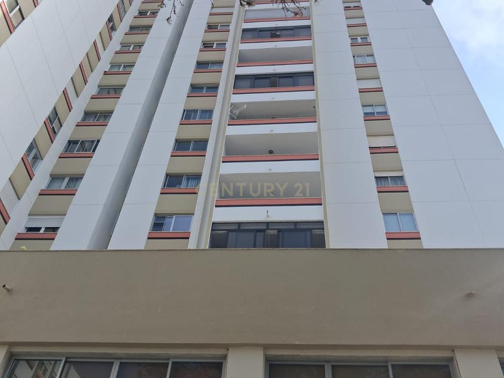 Apartamento T2 na Avenida Carolina Michaelis Linda a Velha - Image 13