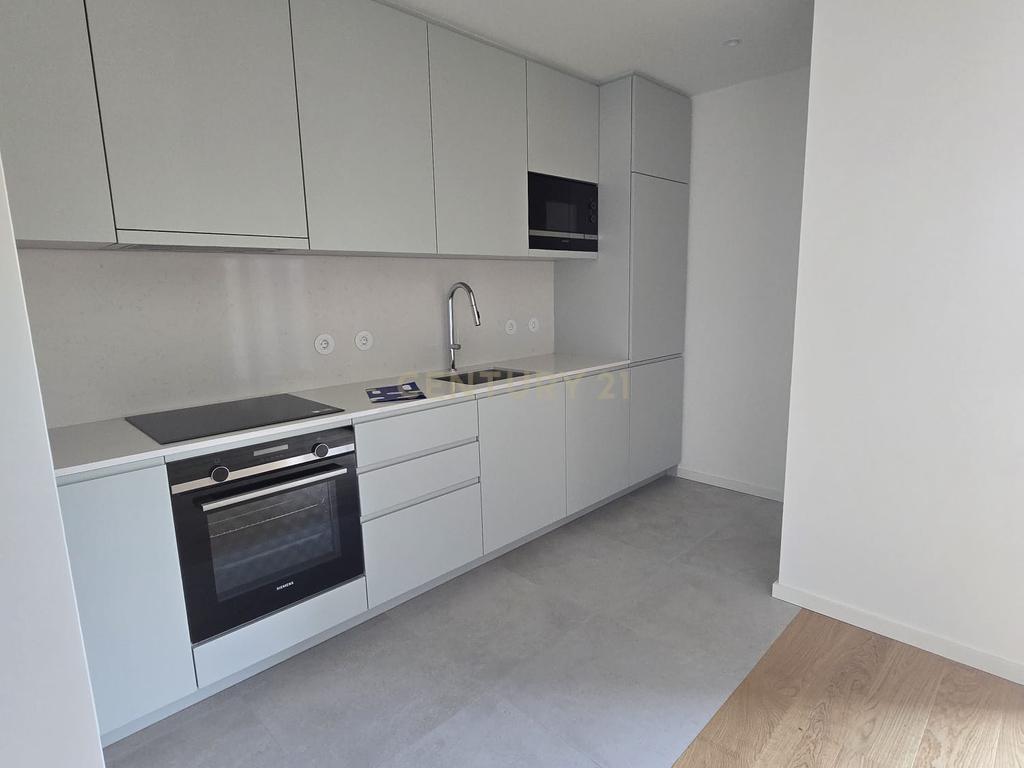 APARTAMENTO T2 |  NOVO | SUITE | ARRENDAMENTO | CONDOMÍNIO COM PISCINA| GINÁSIO | PADEL - Image 7