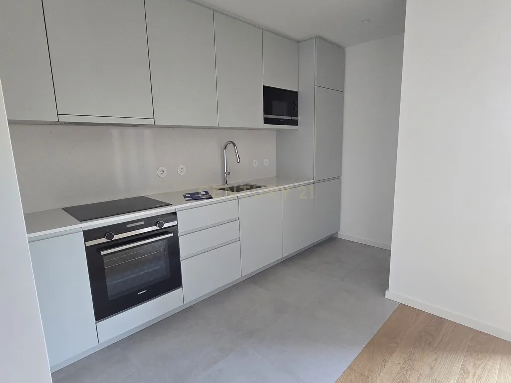 APARTAMENTO T2 | NOVO | SUITE | ARRENDAMENTO | CONDOMÍNIO COM PISCINA| GINÁSIO | PADEL - Image 7