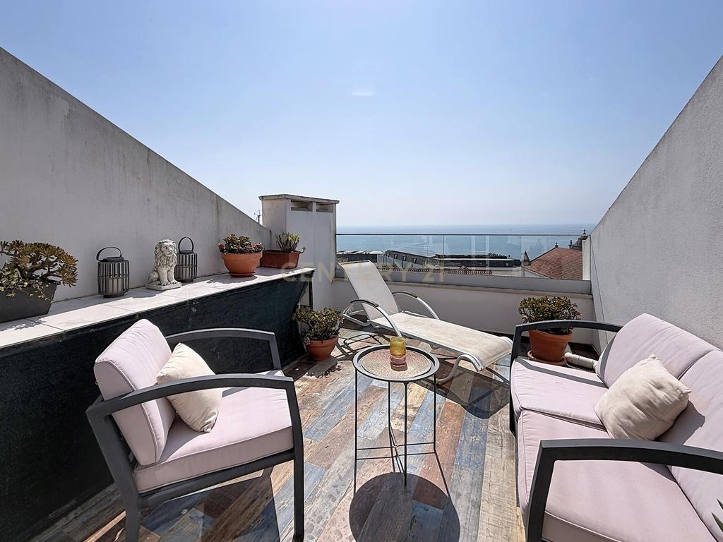 Apartamento T2 para Arrendamento | Vista Mar | Pederneira, Nazaré - Image 1