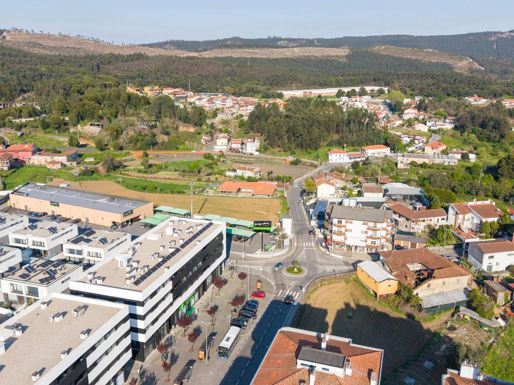Moradia T3 com Espaço Comercial | São Pedro da Cova (Adega Azul) - Image 33