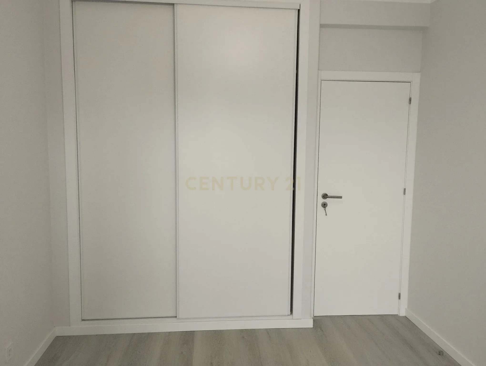 Fotografia 9 de Apartamento T2 em Quarteira