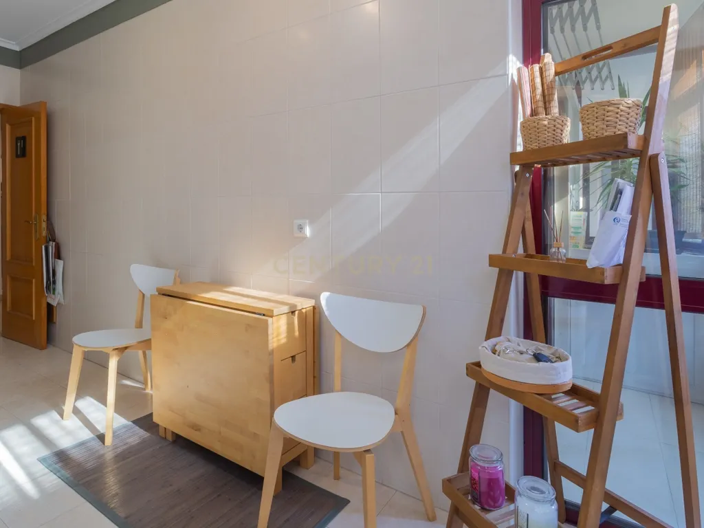 Apartamento T2, sito na localidade de Cova da Piedade, concelho de Almada. - Image 16