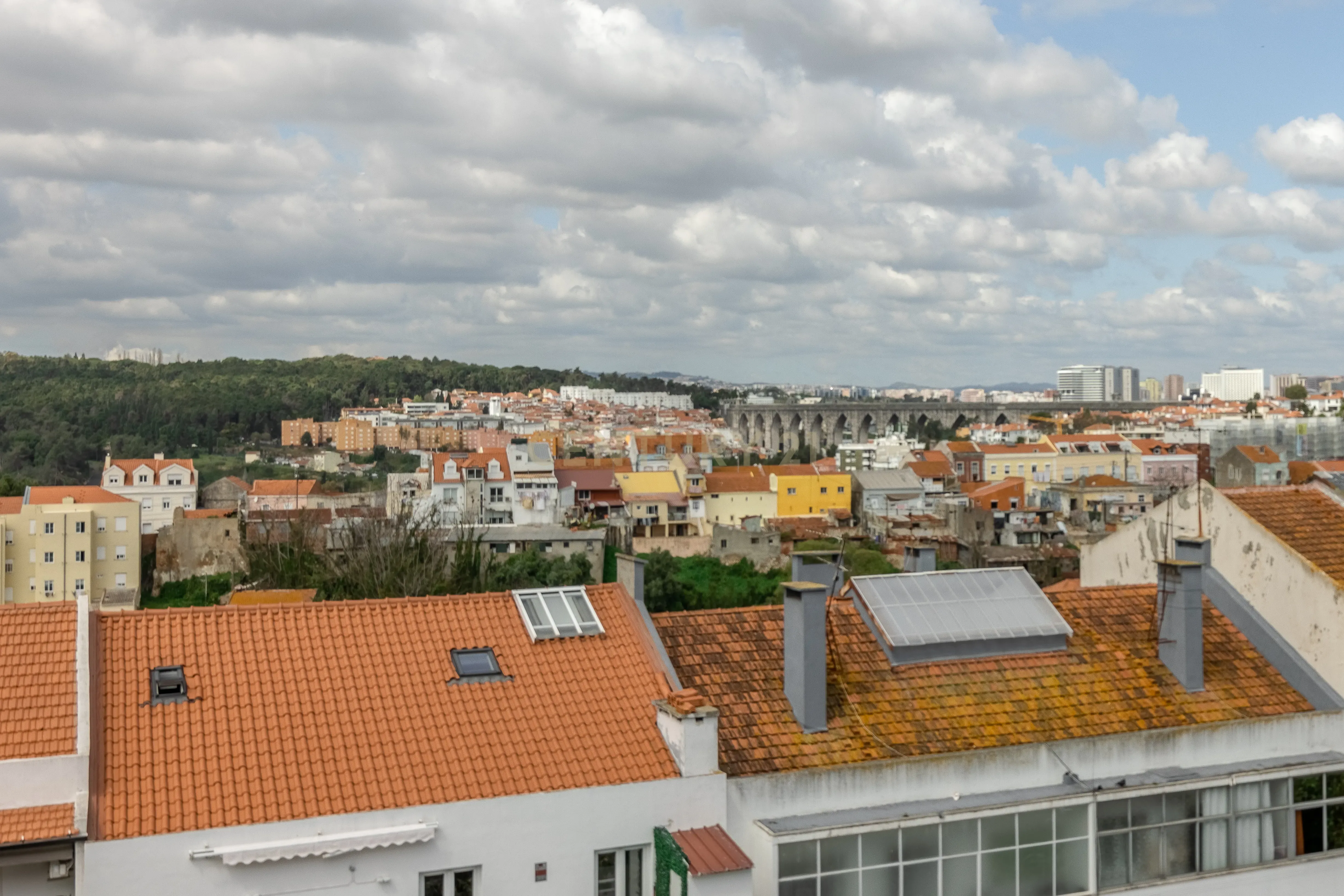 T1 Totalmente Remodelado em Campo de Ourique – Vista Deslumbrante e Charme Contemporâneo - Image 15