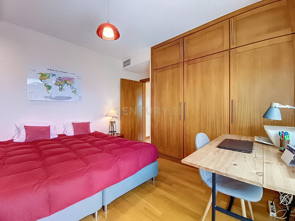 Apartamento T2 em Ponta Delgada com Garagem e Varanda - Image 17