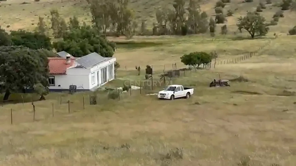 Quinta OFF-GRID com Moradia e Piscina em Granja, Mourão – Um Refúgio Único no Alentejo