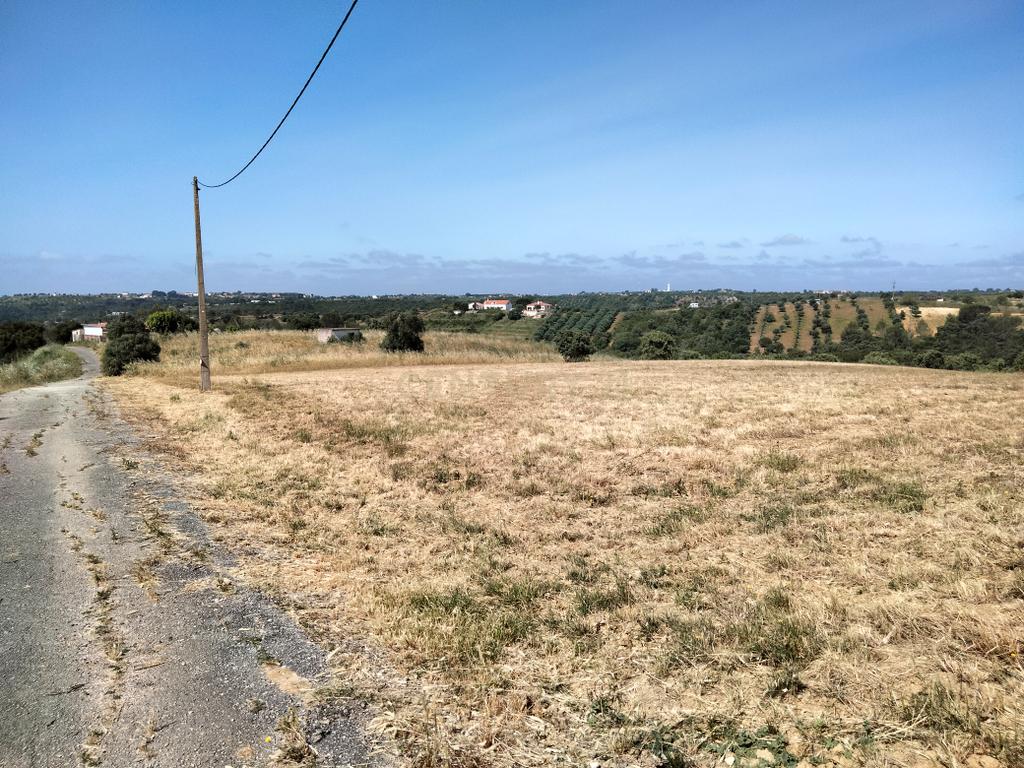 Terreno urbano em Azoia de Cima - Image 1
