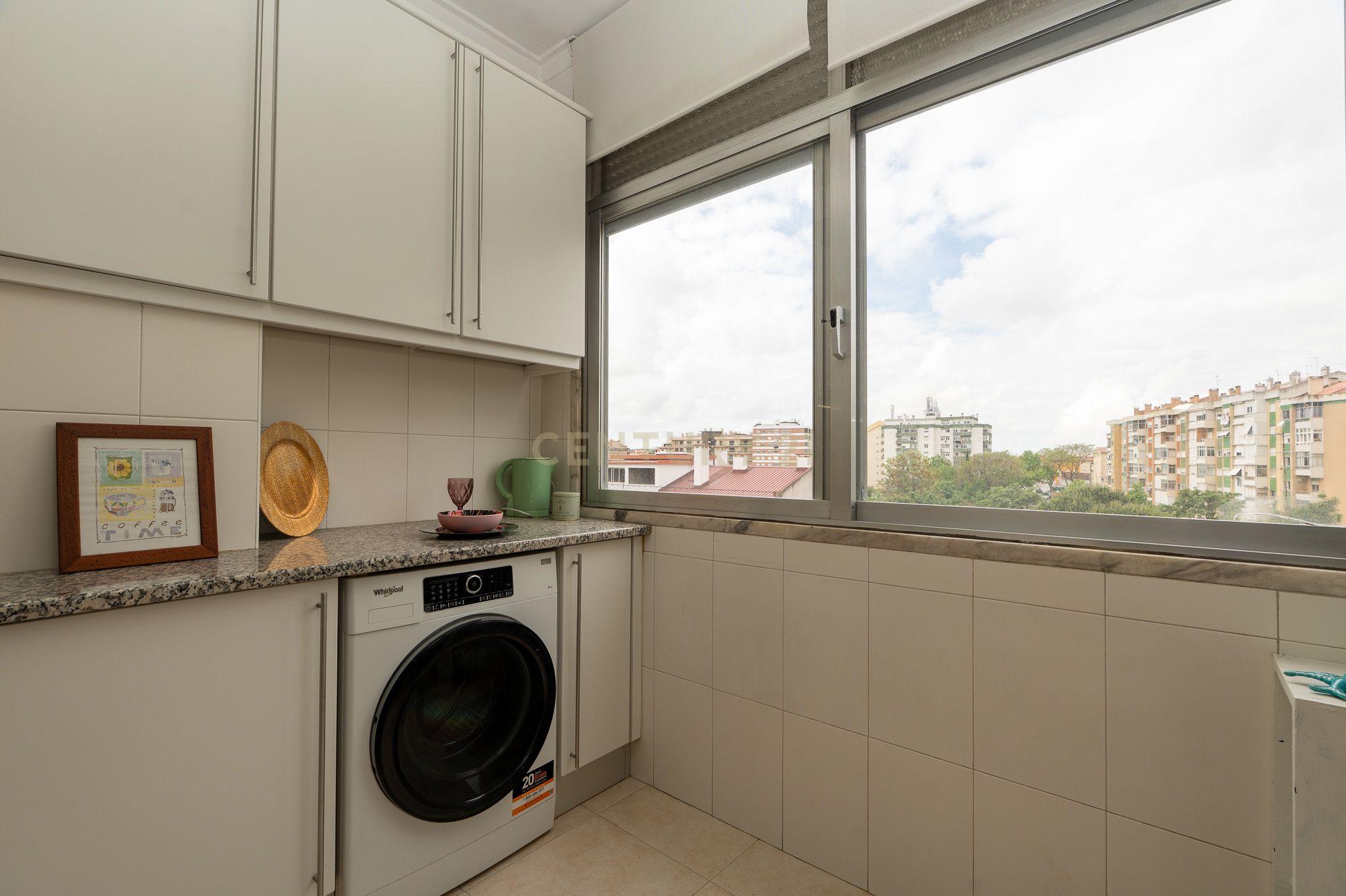 Fotografia 9 de T2 Renovado em Odivelas — Conforto, Luz Natural e Localização Privilegiada
