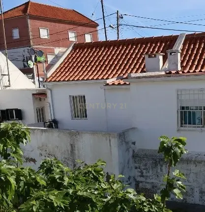 Moradias Térreas em banda no centro da Charneca Caparica - Image 6
