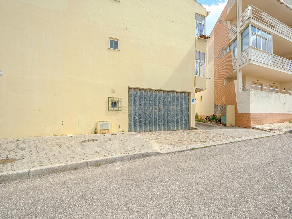 Apartamento T3 com Garagem no Centro de Tunes - Image 26